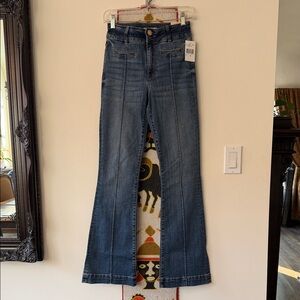 Gorgeous “KUT FROM THE KLOTH” ANA Flare Jeans NWT